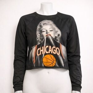 Chicago Graphic Crop Long-Sleeve Top - Black